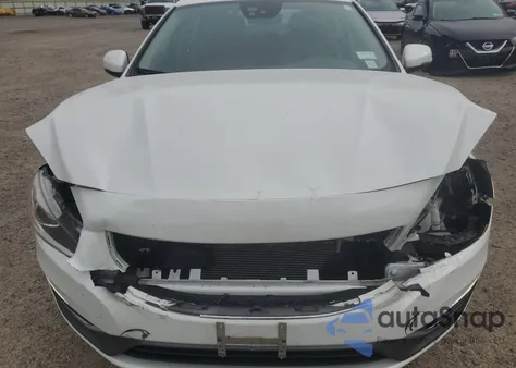 2017 Volvo S60 Platinum z USA, uszkodzony, nr VIN LYV402TM3HB141168